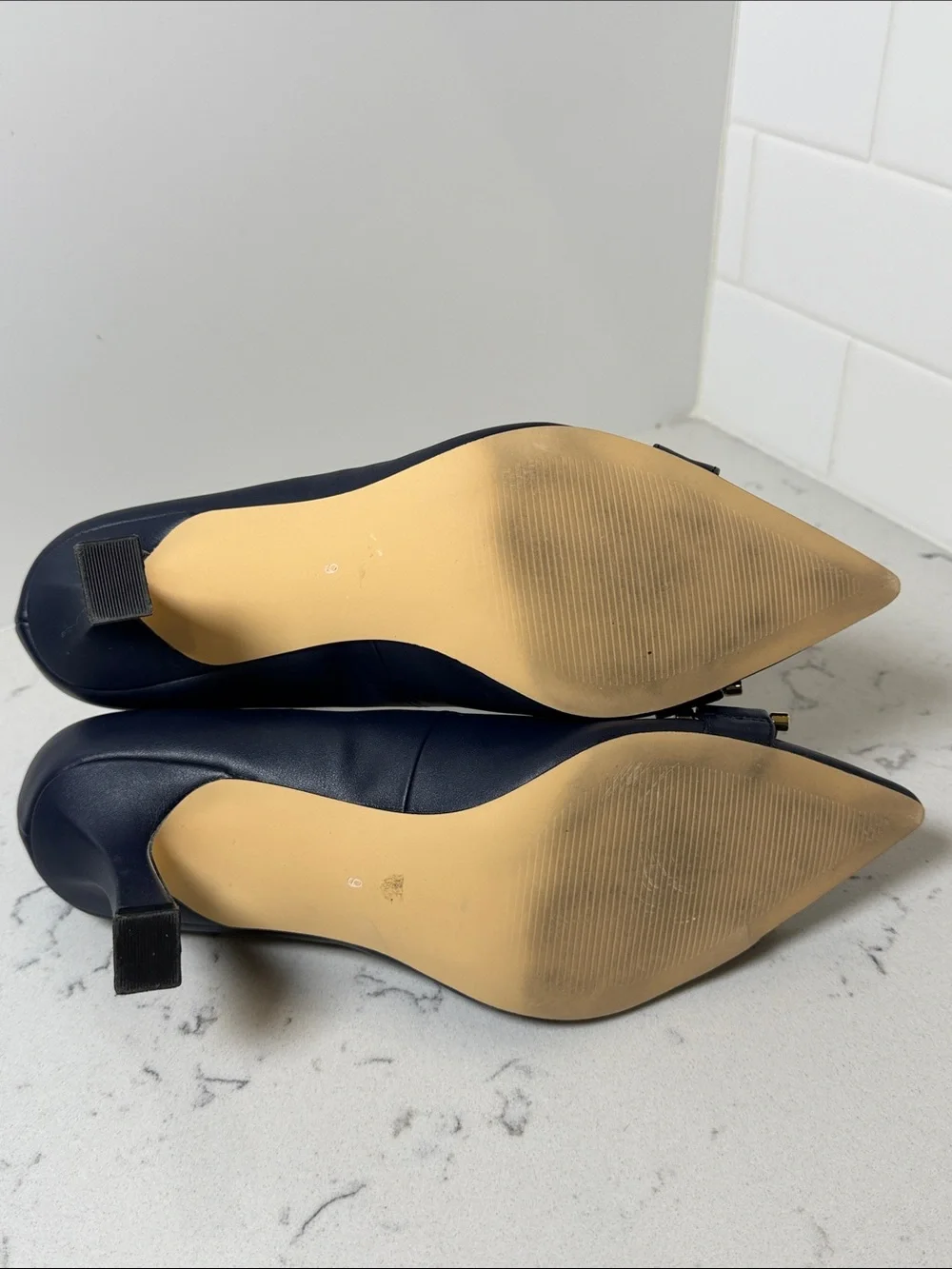 Women's Size 9 Navy Leather Kitten Heels Gold Chain Pointed Toe